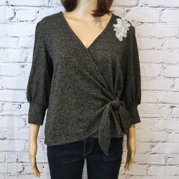 ADRIENNE VITTADINI - Pullover gray wrap sweater with front sequin detail - Picture 4 of 9